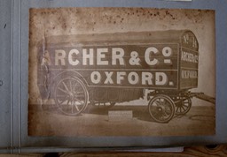 Archer & Co Horse-pantechnicon.